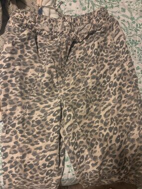 aerie Beige and Gray Leopard Print Drawstring Lounge Pants